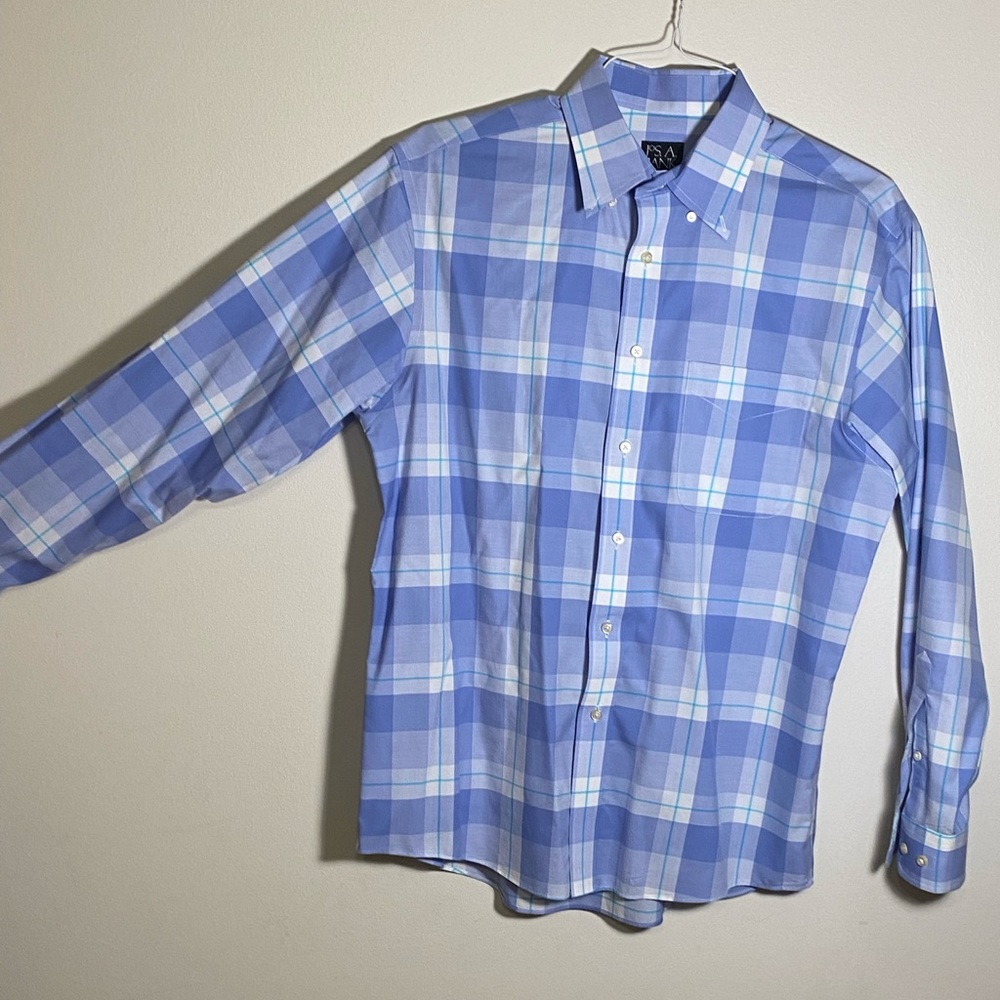 Long sleeve button down size medium in men